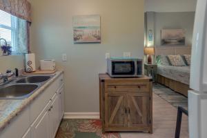 Sneads Ferry Vacation Rental Studio w Water Views