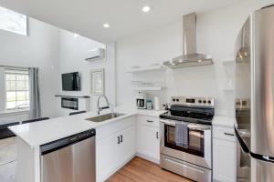 Pet-Friendly Bowie Studio with Deck!