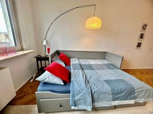 Super BEAUTY metro WiFi 65’TV Netflix HBO AppleTV+