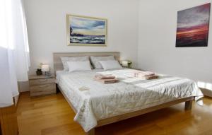 Apartments with parking space Umag - 21070