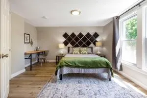 New! Luxury 1BR Flat near Downtown Mount Clemens - Waldenburg