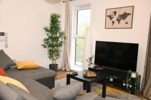 Crayford, Super Cosy 2-Bed Apartment