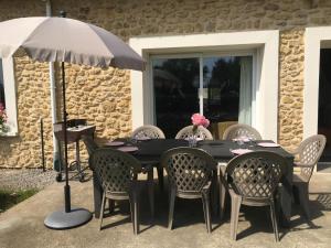 Gîte spacieux avec terrain clos, terrasse, 4 chambres, animaux acceptés, près de Belle-et-Houllefort - FR-1-376-104