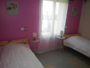 Gîte spacieux avec terrain clos, terrasse, 4 chambres, animaux acceptés, près de Belle-et-Houllefort - FR-1-376-104