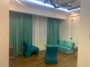 2bhk Service Apartment