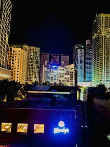 EJs Staycation 4th F with 200mbps Wi-Fi and NETFLIX