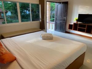Phuket Airport Villa