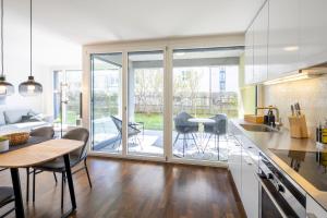 STAYY Green Oasis near Zurich I free Parking I TV