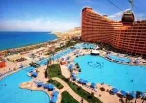 vacation home at Pyramids Porto - السويس