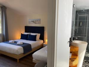 Hotels Logis Hotel Emeraude des Bois : photos des chambres