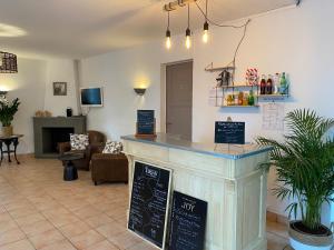 Hotels Logis Hotel Emeraude des Bois : photos des chambres