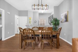 3 Bedrooms 25 Bathrooms Emerald Island2709 Sk