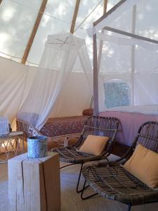 Lodges Shanti Lac Cabanes gites insolites et espace bien-etre Bordeaux : photos des chambres