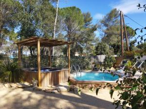 Villas MAISON 5 Personnes EN GARRIGUE - PISCINE-SPA PRIVE : photos des chambres