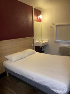 Hotels HOTEL F1 SAINT-LO : photos des chambres