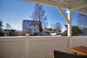Ferienwohnung in ruhiger Lage, mit Meerblick - Villa am Sonnenhang FeWo 01