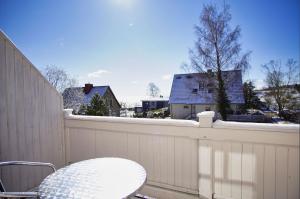 Ferienwohnung in ruhiger Lage, mit Meerblick - Villa am Sonnenhang FeWo 03