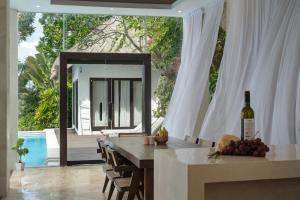 Charming 4-bedroom Villa - Melasti Beach