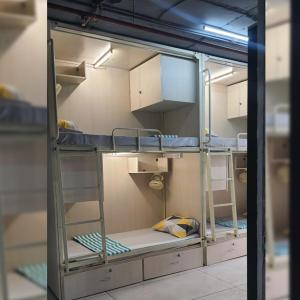 Abuzz Oxfordcaps CCC Zirakpur, Chandigarh