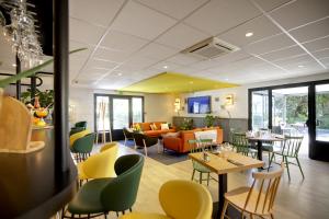 Hotels Campanile Orange Centre sortie 21 sur A7 A9 : photos des chambres