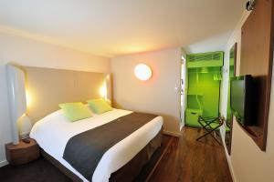 Hotels Campanile Orange Centre sortie 21 sur A7 A9 : photos des chambres
