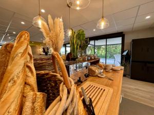 Hotels Campanile Orange Centre sortie 21 sur A7 A9 : photos des chambres