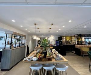 Hotels Campanile Orange Centre sortie 21 sur A7 A9 : photos des chambres