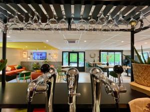 Hotels Campanile Orange Centre sortie 21 sur A7 A9 : photos des chambres