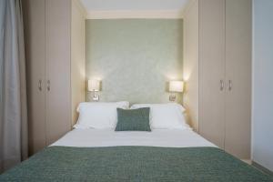 Miraflores beach sunrise view 1 bedroom apartment.