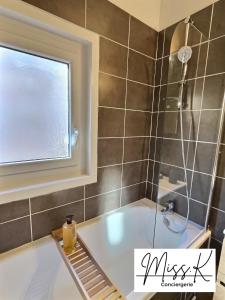 Appartements ''La Fenetre sur le marche'' de Miss.K Conciergerie : Appartement 2 Chambres - Non remboursable