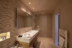 Hotels Villa Cosy, hotel & spa : Suite Junior avec Baignoire Spa