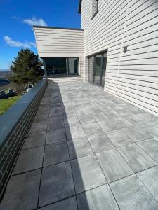 Wunderschöne 2,5 - Zimmer- Ferienwohnung mit Terrasse und Fernblick im Vordertaunus