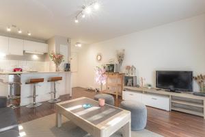 Appartements Spacieux et beau T2 en rez de jardin par Groom* : photos des chambres