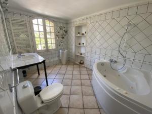 B&B / Chambres d'hotes Bastide de Gueissard : Chambre Quadruple en Duplex