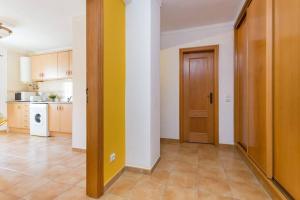 Entire flat 70sq m at Luz just 400m beach distance