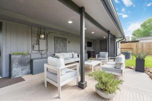 The Gated Modern Home Near NRG and Medical Center