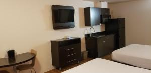 Joys Inn Innisfail, AB