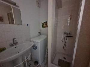 Appartements 2 PIECES RUE DES GENETS : photos des chambres