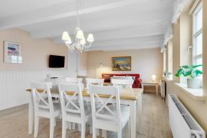 Romantic And Charming Holiday Apartment In Løkken