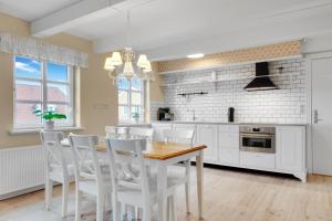 Romantic And Charming Holiday Apartment In Løkken