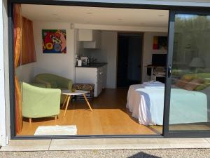 studio 36m2, dans un beau domaine privée au calme.