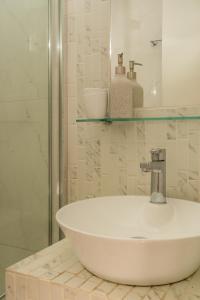 Dema Luxury Suites - Perikleous E1