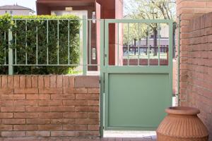 Garden Terrace Luxury Flat in Center Town