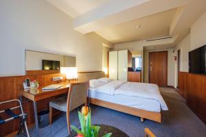 Cozy city view room in K+K Hotel Elisabeta