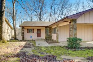 Lakefront Hot Springs Village Vacation Rental!