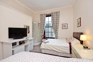 Grand Mansion 9 Beds Sleeps 17 Parking - Groups