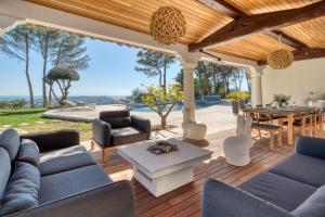 Villas Exceptional property with panoramic sea view over the Bay of Cannes : photos des chambres