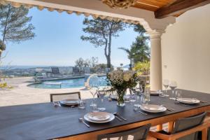 Villas Exceptional property with panoramic sea view over the Bay of Cannes : Villa