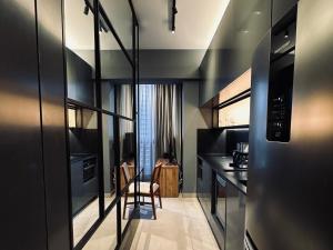 Studio Moderno com Piscina Próximo à Faria Lima & Congonhas