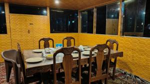 Houseboat Karima palace